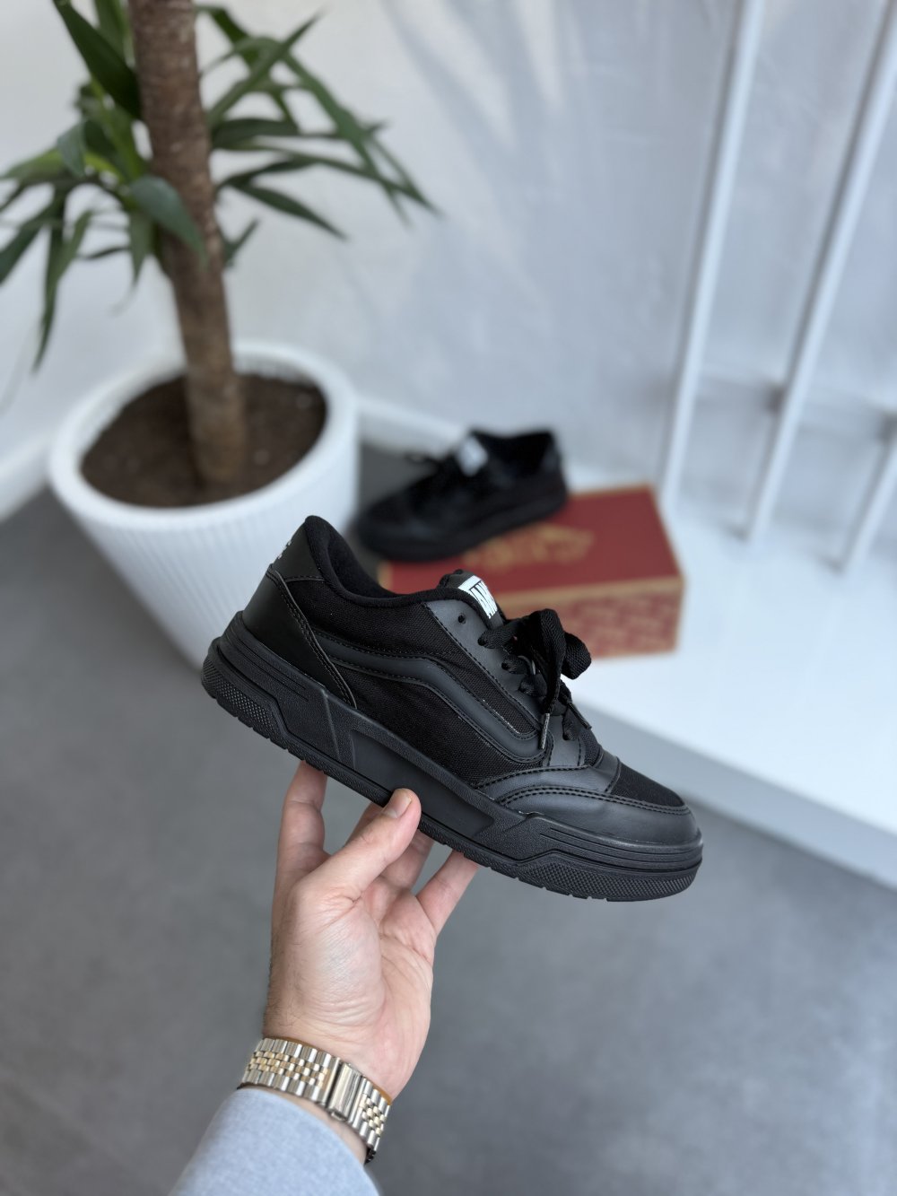 Vans Lowland - SİYAH PARÇALI