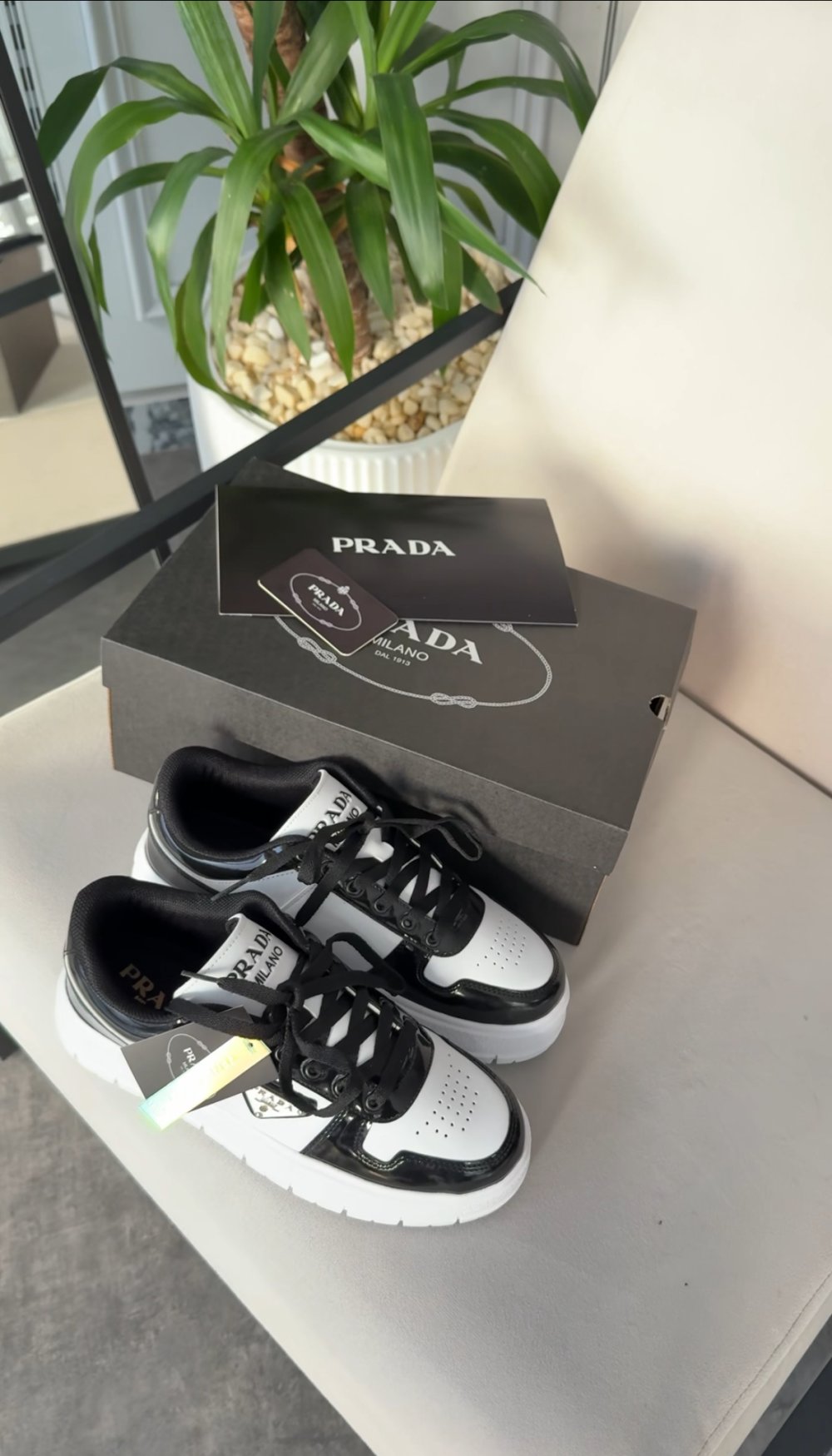 PRADA YÜKSEK TABAN  İTHAL   - BEYAZ SİYAH CİLT