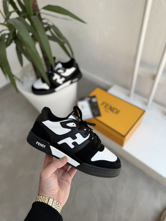 FENDİ - SİYAH BEYAZ