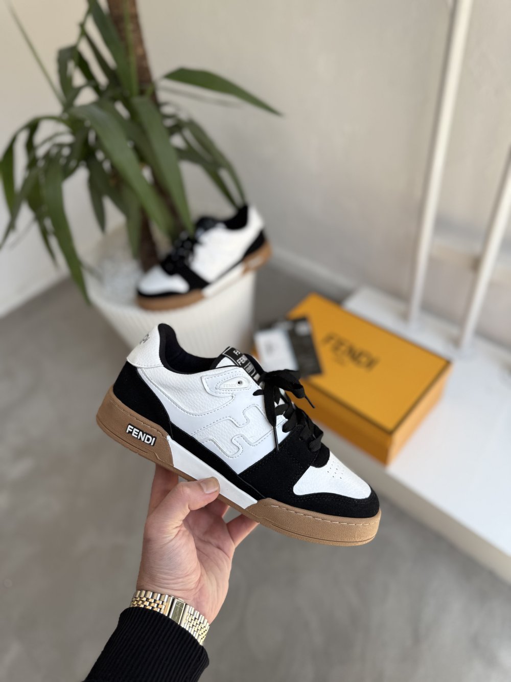 FENDİ - BEYAZ SİYAH TABA