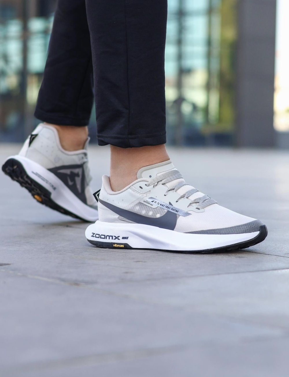 NIKE İTHAL ZOOM - GRİ FÜME